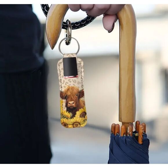 Woodgrain Highland Cow Keychain – Yellow Floral - Picture 5 of 8